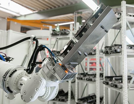 機(jī)器人使用零點(diǎn)定位搬運(yùn)托板